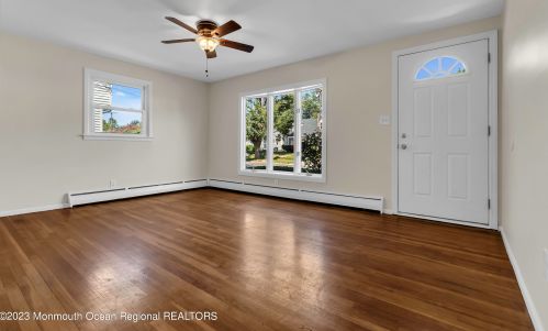 43 Barkalow Ave, East Freehold NJ  07728-2065 exterior