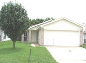 10529 Flamewood Dr, Fort Worth, TX 76140-5443