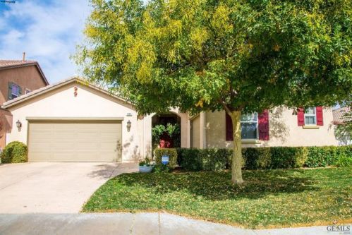 909 Laura Ln, Tehachapi, CA 93561-9462