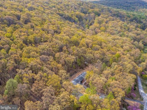 2324 Chestnut Hill Rd, Harpers Ferry WV  25425-5140 exterior