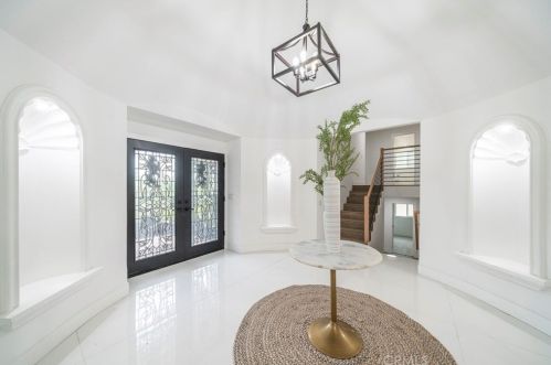 2225 Da Vinci Dr, Riverside, CA 92506-5501