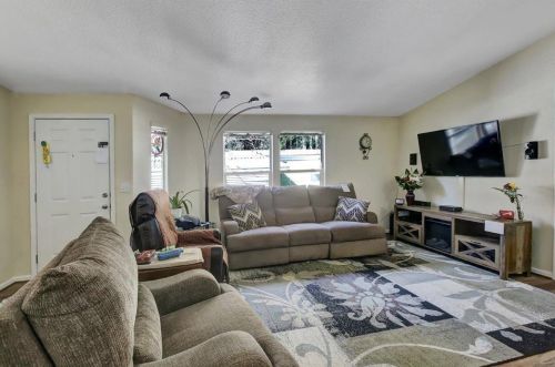 10 Wendy Cir, Grass Valley, CA 95945-7037