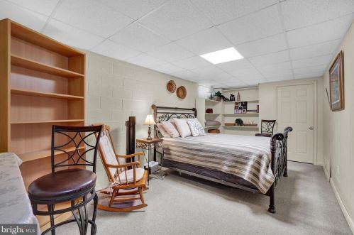 3932 Sharoden Dr, York, PA 17408-9333