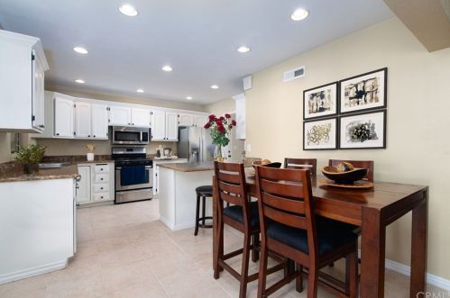 1013 Lyon St, Santa Ana CA 92701-3225 exterior