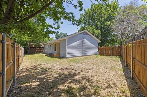 1635 3 St, Irving TX  75060-2503 exterior