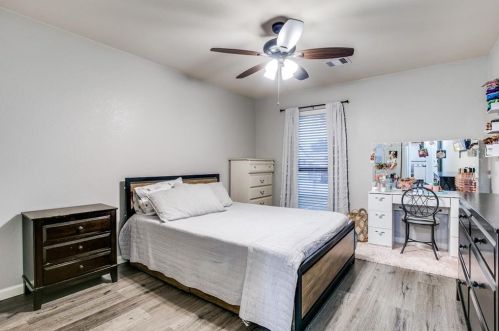 5725 Cancun Dr, Fort Worth TX  exterior