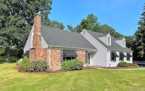 101 Carriage Dr, Waterbury, CT 06708-3309