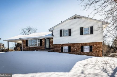 821 Blue Ridge Dr, Harrisonburg, VA 22802-4902