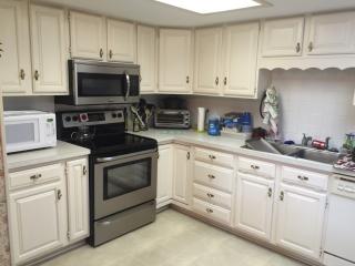 9536 Highland View Dr, Dallas TX  75238-1026 exterior