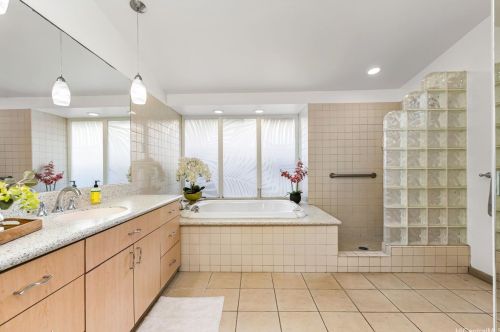 321 Halemaumau Pl, Honolulu HI  96821-2107 exterior