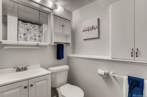 19495 Nassau Dr, Aurora CO  80013-4554 exterior