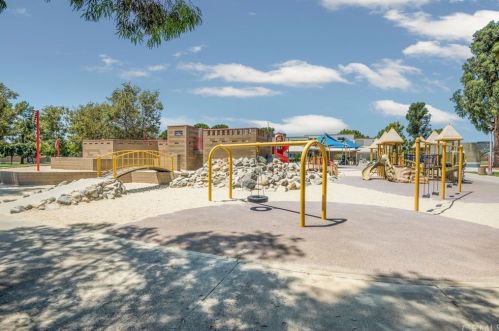 8 Dorchester, Irvine CA  92620-2614 exterior