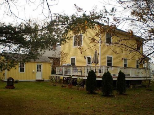 20 Birch St, Warwick, RI 02888-3611