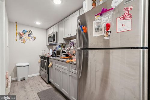 129 63rd St, Philadelphia PA 19142-2303 exterior