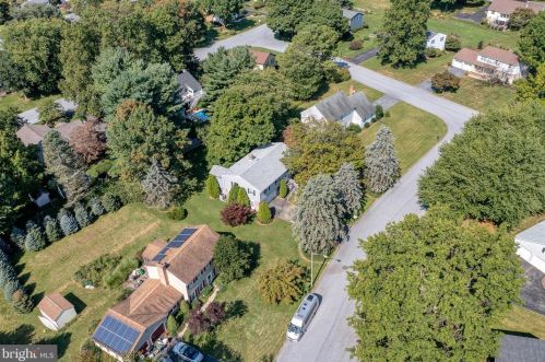 1883 Manchester Ln, Lancaster PA  17601-6210 exterior