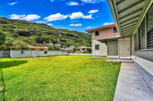 248 Elelupe Rd, Honolulu HI  96821-2209 exterior