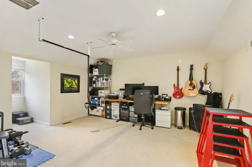 4933 Aspen St, Shady Side MD  20764-9667 exterior