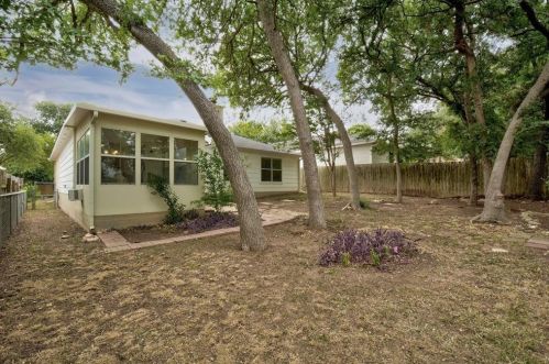 2208 Coats Cir, Austin TX  78748-3403 exterior