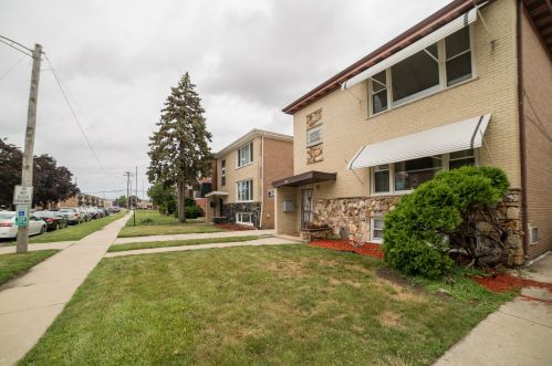 289 Yates Ave, Calumet City, IL 60409-1680