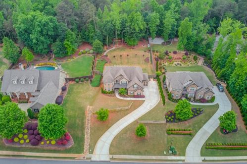 2186 Abbott Dr, Buford, GA 30519-5419