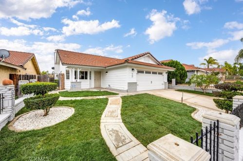 469 Aspen Ln, Perris, CA 92570-2571