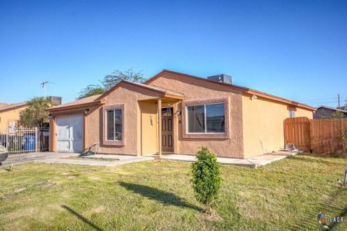 1116 Rancho Elegante Dr, Calexico, CA 92231-3319
