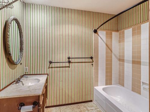 3130 Barton Rd, Carrollton TX 75007-3501 exterior