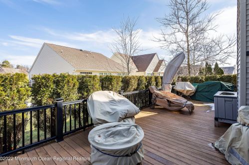 34 Redwood Dr, Tinton Falls NJ  07712-8702 exterior