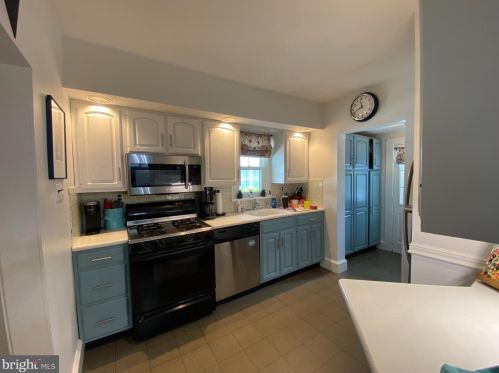 33 Evergreen Ln, Tavistock NJ  08033-1201 exterior