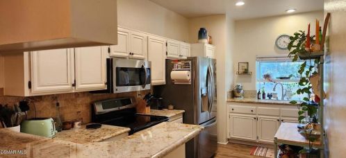 637 Indian Oak Ln, Calabasas, CA 91377-5633