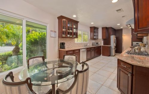 3928 Ballina Dr, Van Nuys, CA 91436-3623