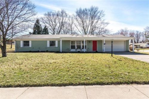 7 Sherman Dr, Carmel, IN 46032-1512