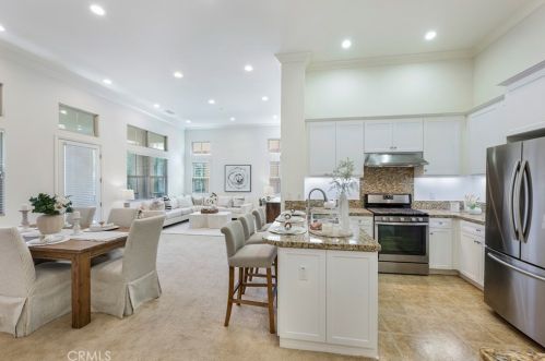 124 Overbrook, Irvine CA  92620-2177 exterior