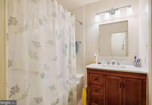 4 Casino Ct, Silver Spring MD 20906-5953 exterior