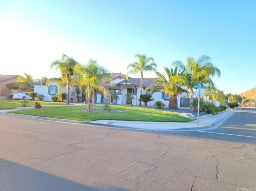 910 Hereford Way, Perris, CA 92571-9459