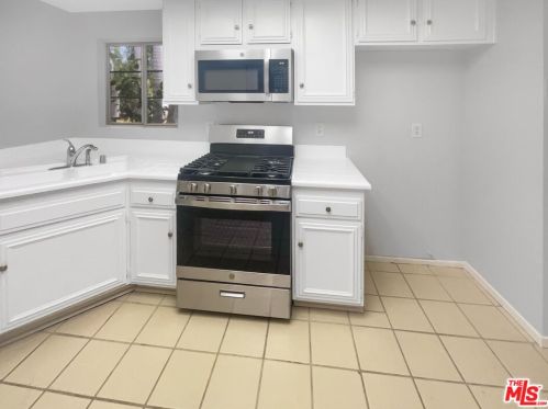 8504 Meadowridge St, Anaheim CA  92808-1221 exterior