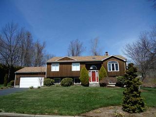 39 Fox Run, Cranston, RI 02921-2614