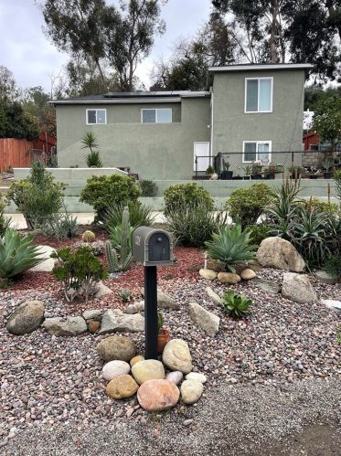1389 Pine Dr, El Cajon, CA 92020-7252