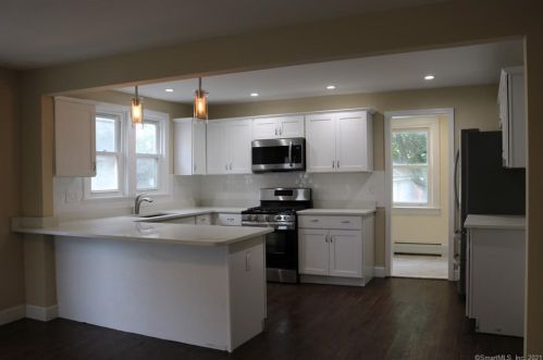 10 Artic St, Greenwich, CT 06830-6245