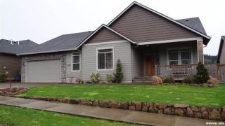 1546 Lakeview Dr, Silverton, OR 97381-8743
