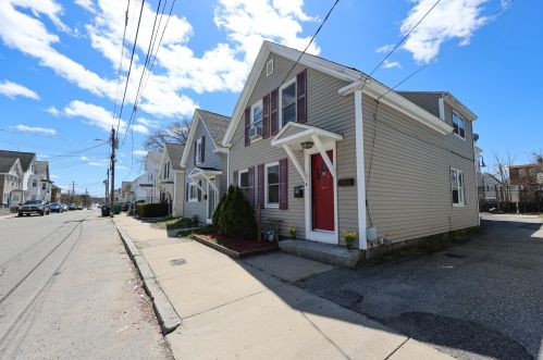 39 Vine St, Nashua, NH 03060-3216