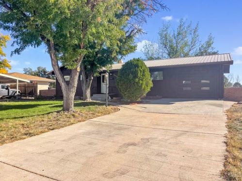 4006 Ridge Dr, Pueblo, CO 81008-1720