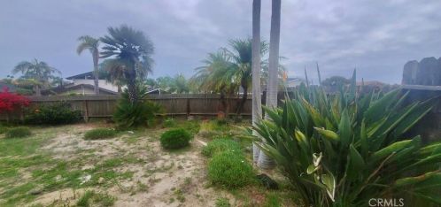 17001 Westport Dr, Huntington Beach CA  92649-4219 exterior