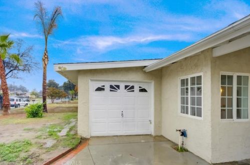 243 Mulvihill Ave, Redlands, CA 92374-2343