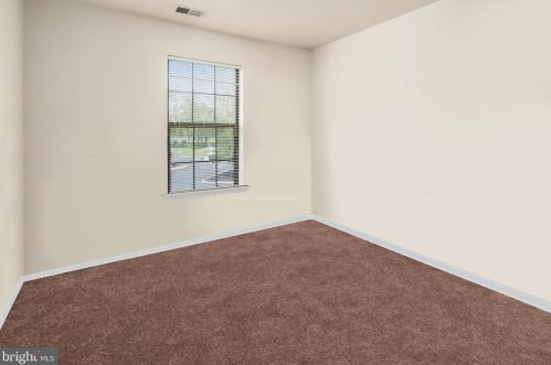 92 Wyndham Pl, Trenton NJ 08691-3127 exterior