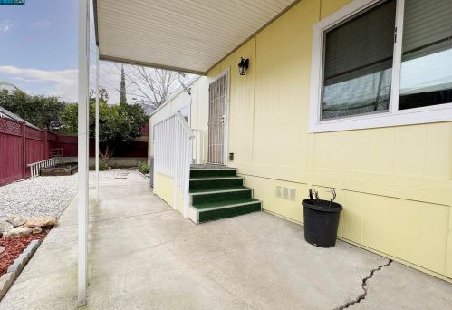 31 Terrace Dr, Concord CA  94518-2058 exterior