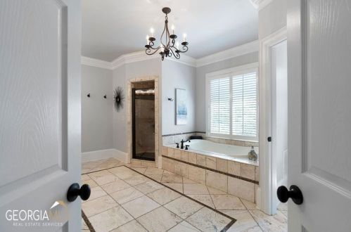 555 Glenmanor Ct, Atlanta GA  30328-4270 exterior