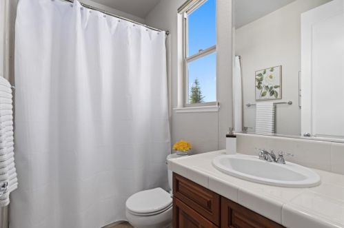 2017 Medici Way, Folsom CA  95762-4154 exterior