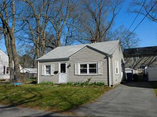 101 Pine Crest Dr, East Providence, RI 02915-2844