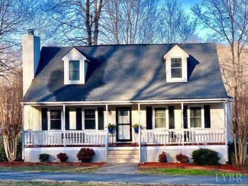 206 Capital Ln, Forest, VA 24551-2031